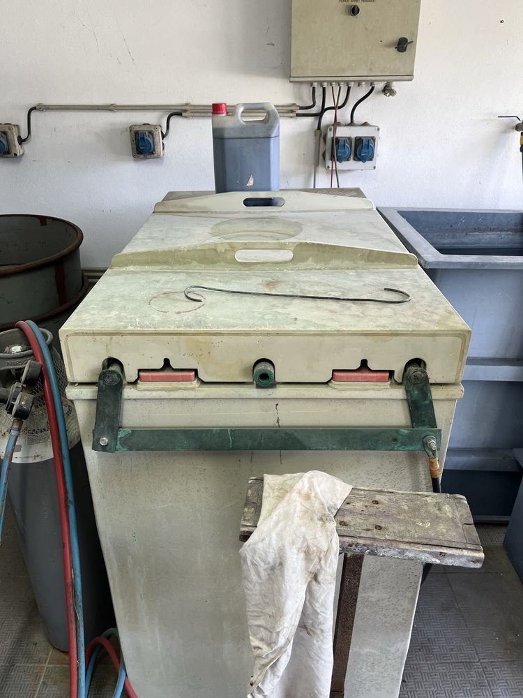 Equipamento de douragem de metais