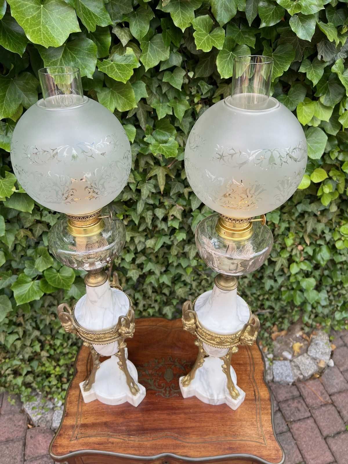 Komplet lamp o podstawie z marmuru