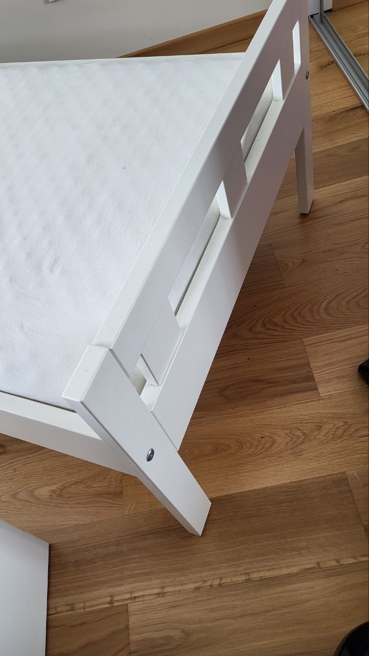 Łóżko dziecięce IKEA KRITTER + dodatkowy boczny ochraniacz