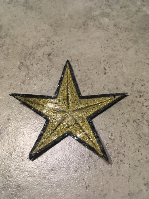 Naszywka na ubrania złota gwiazda