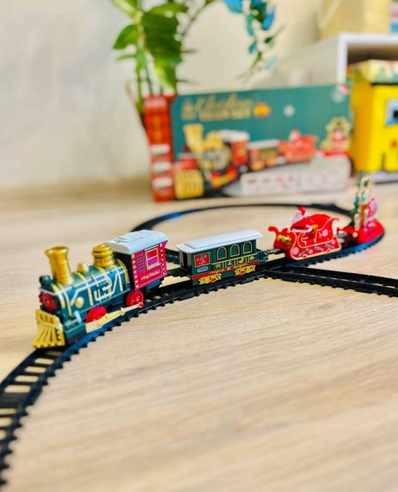 Потяг Новорічний з трьома вагонами залізна дорога поїзд ТОП продаж