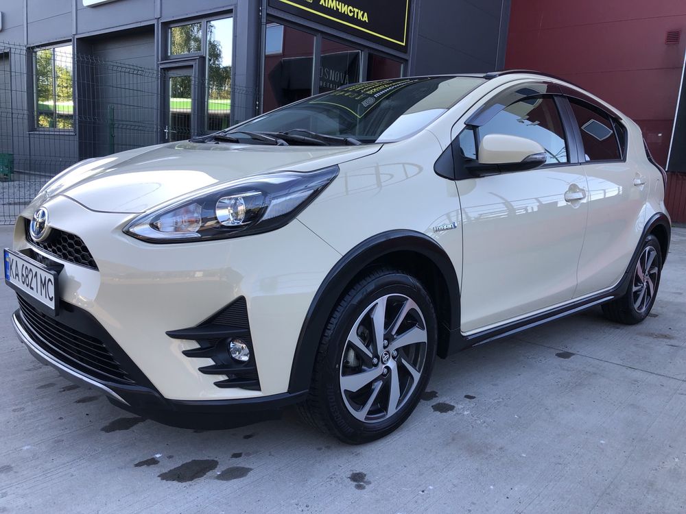 Продам TOYOTA AQUA , PRIUS C, YARIS  2018 рік 65 т.км 14900$