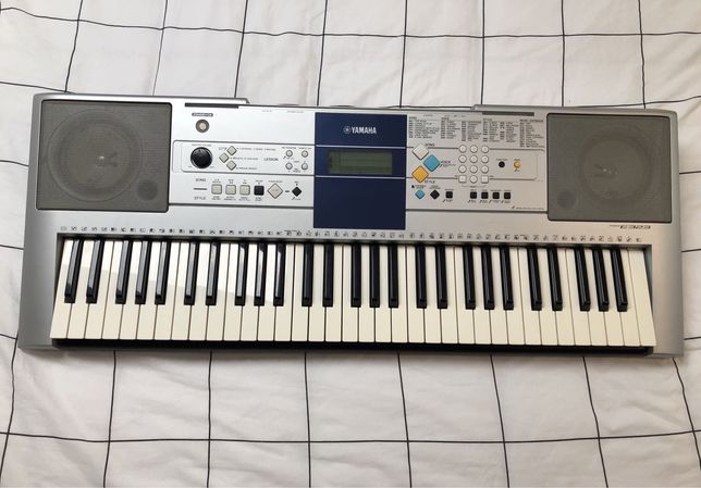 Keyboard YAMAHA PRS-E323