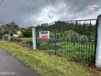 Terreno com 2778,90 m2 todo murado para construção com uma ruina em...