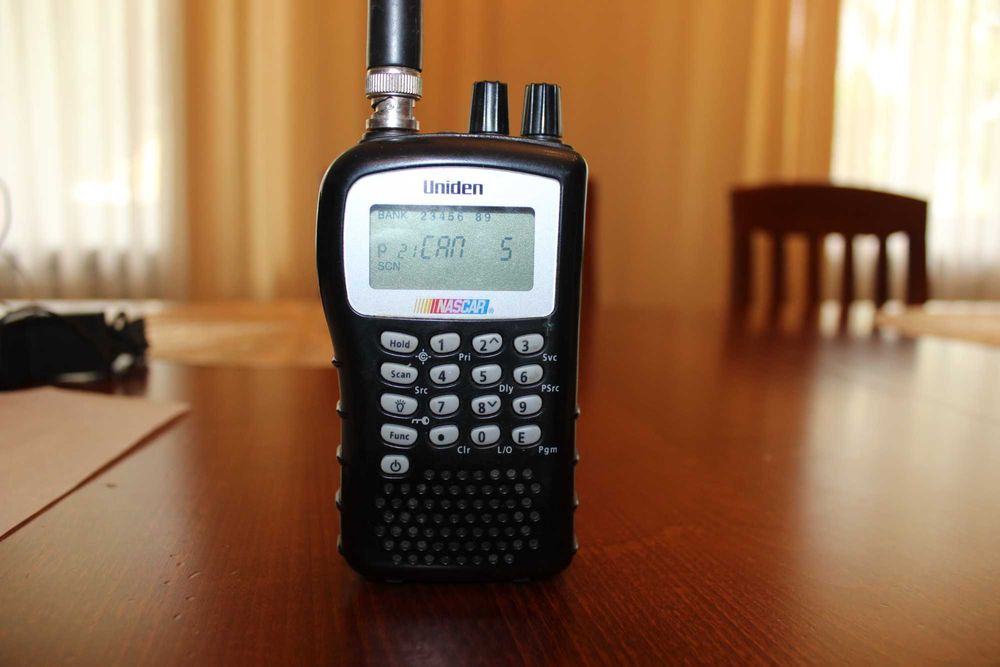 Skaner nasłuchowy UNIDEN BC 92 XLT