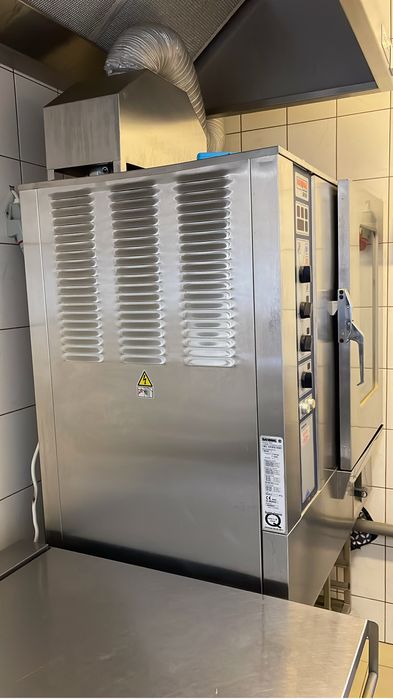 Piec gazowy gastronomiczny Rational 10 konwekcyjno-parowy