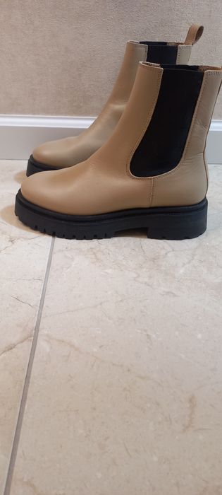 Нові кожані осінні ботинки р.39