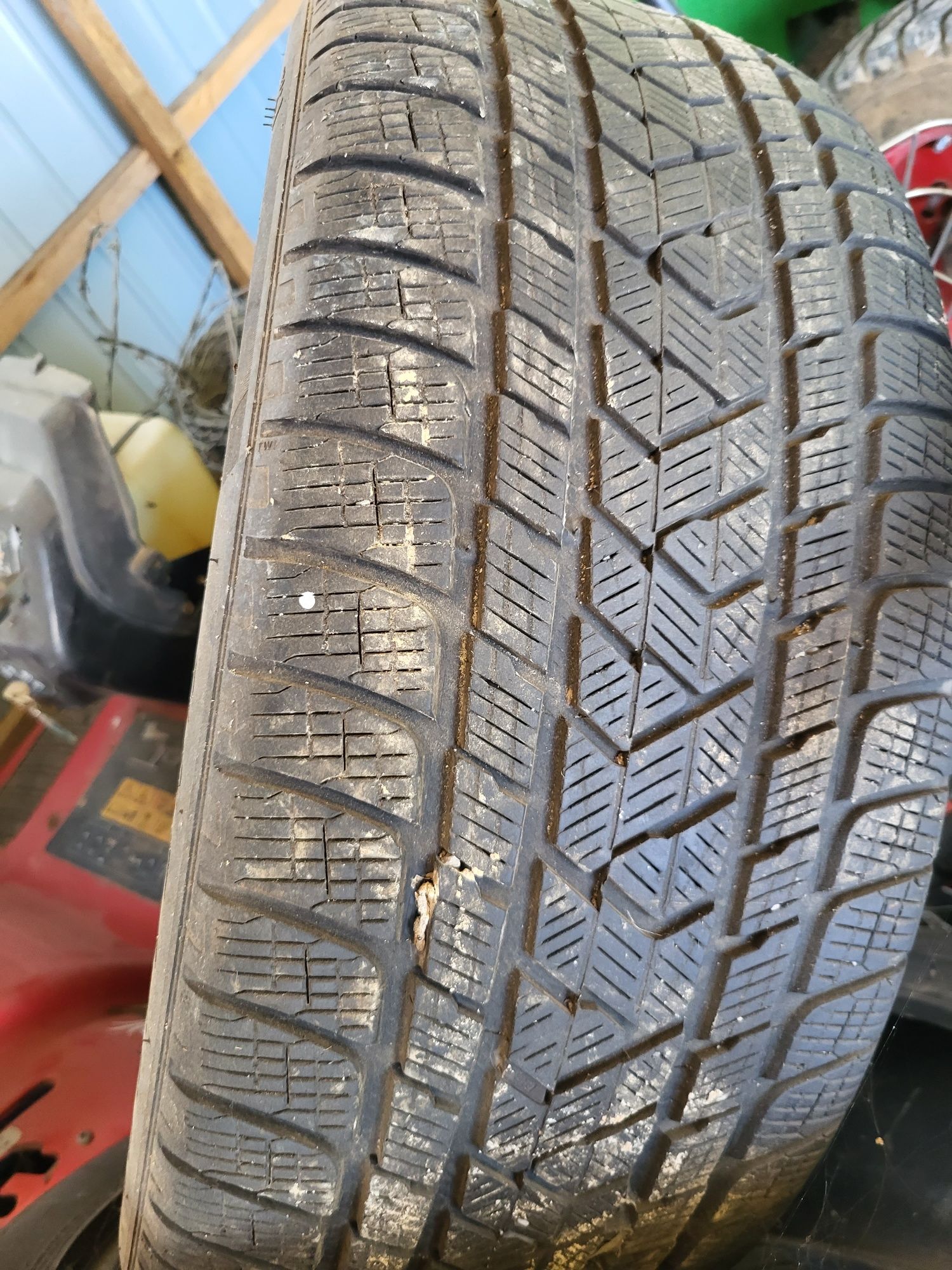Opony zimowe 285/45/21