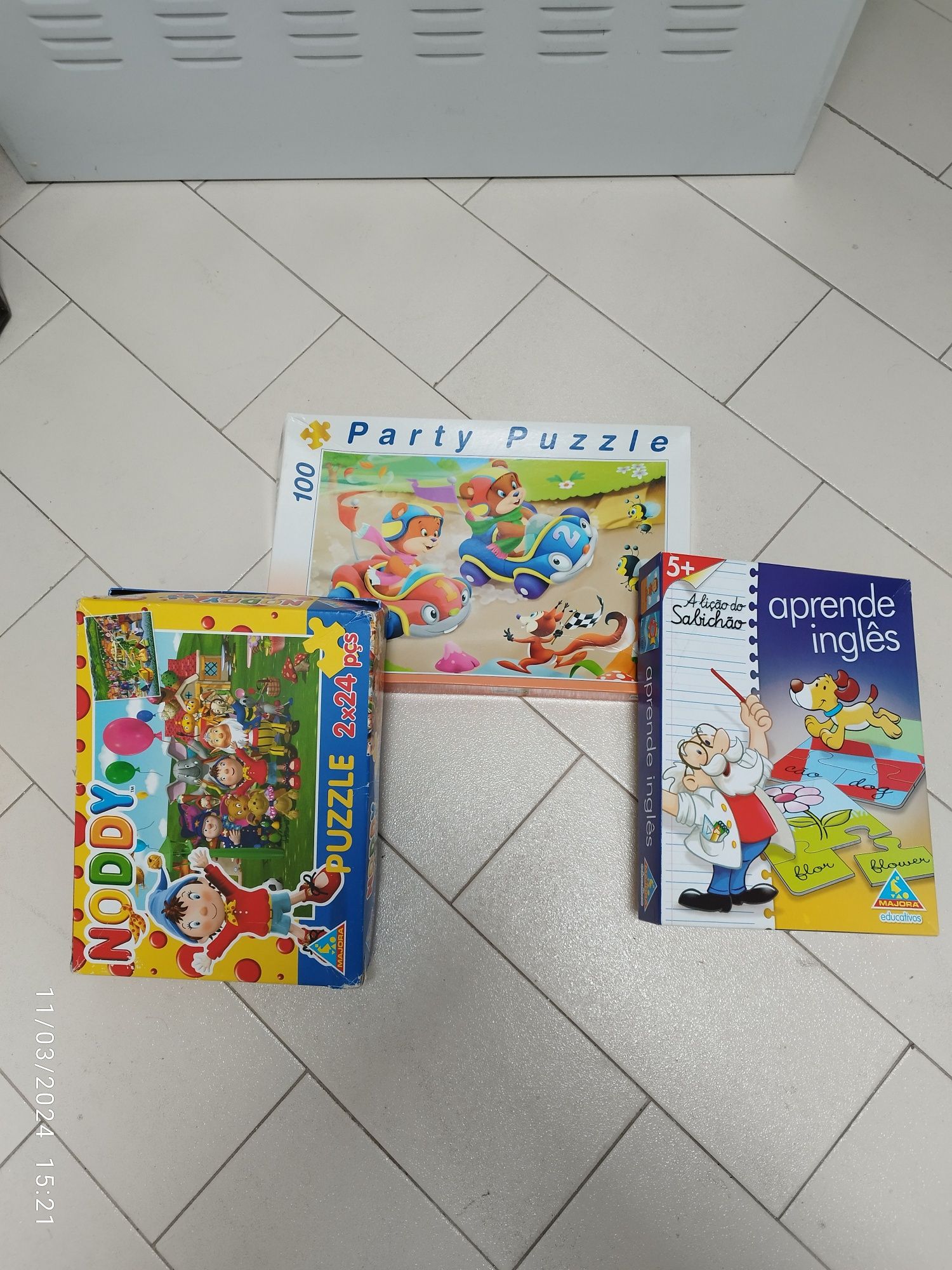 3 puzzles (5€)..