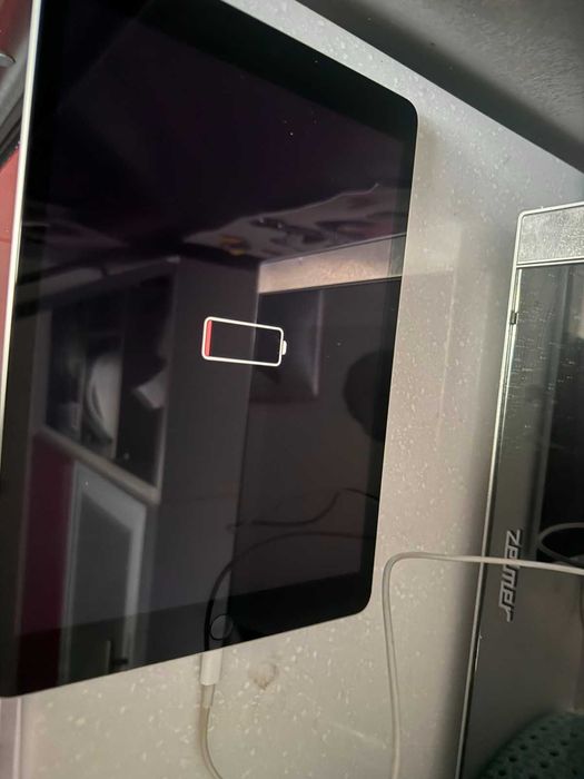 Продам iPad 10,2, 2021, Silver, 64gb , не робочий