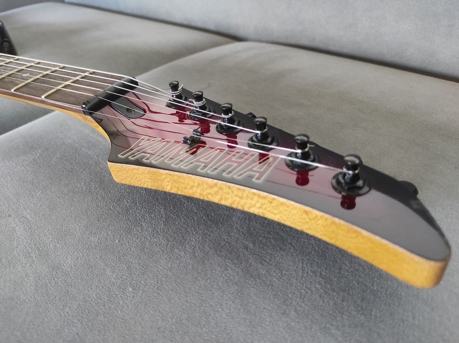 Yamaha RGX221 gitara elektryczna HSH