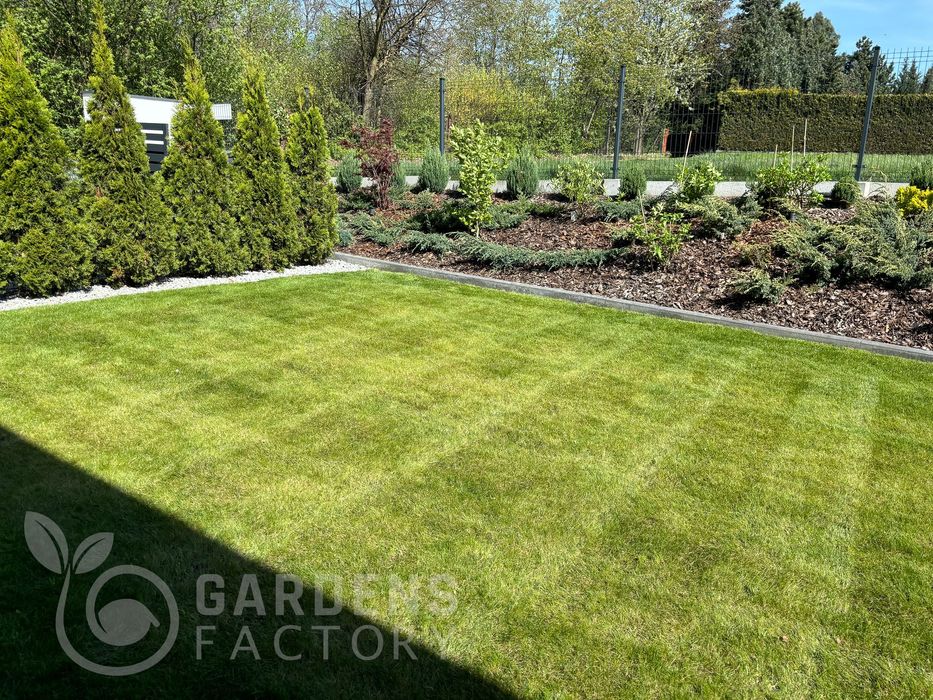 Usługi Ogrodnicze! Zakładnie Trawników ,trawnik siany ,trawnik z rolki