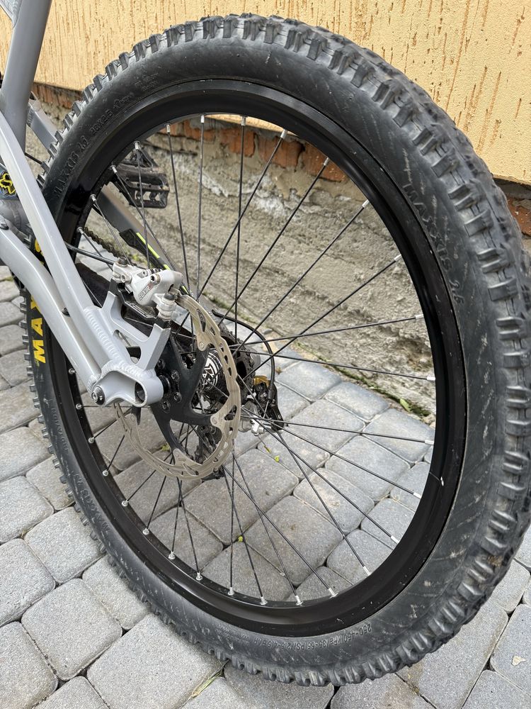 Canyon Torque dhx