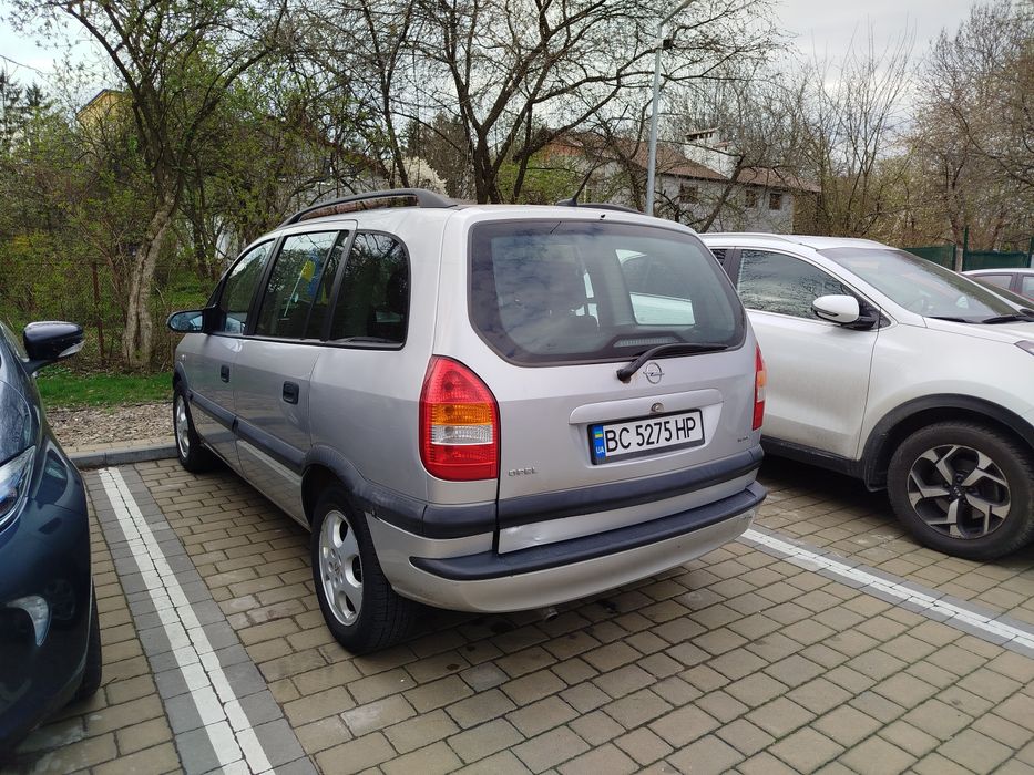 Авто Opel Zafira A