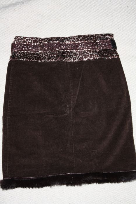 Шикарная микровельветов(цвет сезона) юбка р-38/40 состояние новой