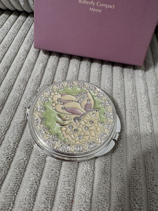 Metalowe lusterko kieszonkowe