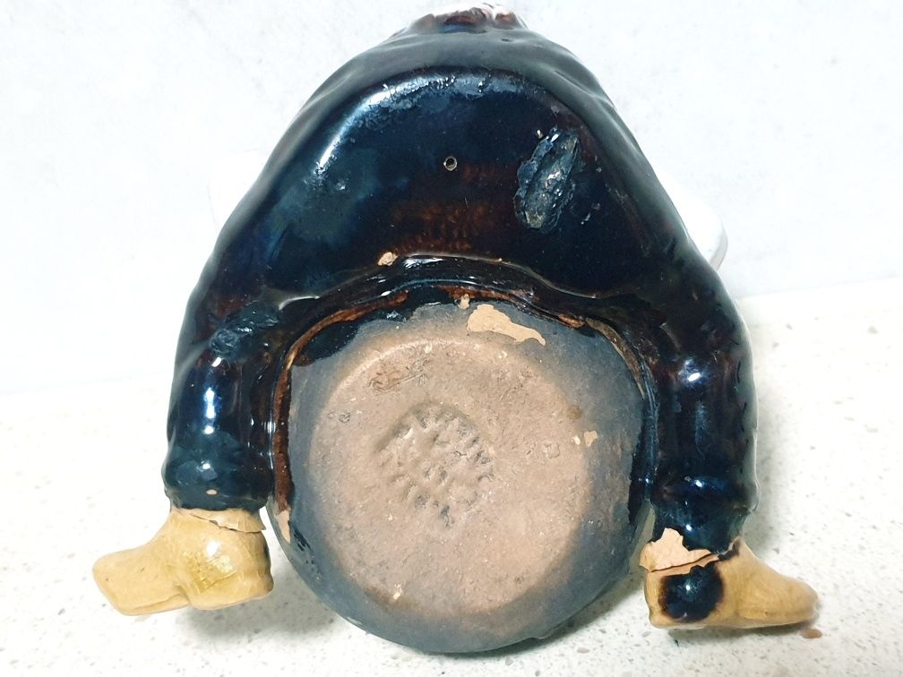 Antiga figura de Zé Povinho em faiança H. Elias  Caldas da Rainha