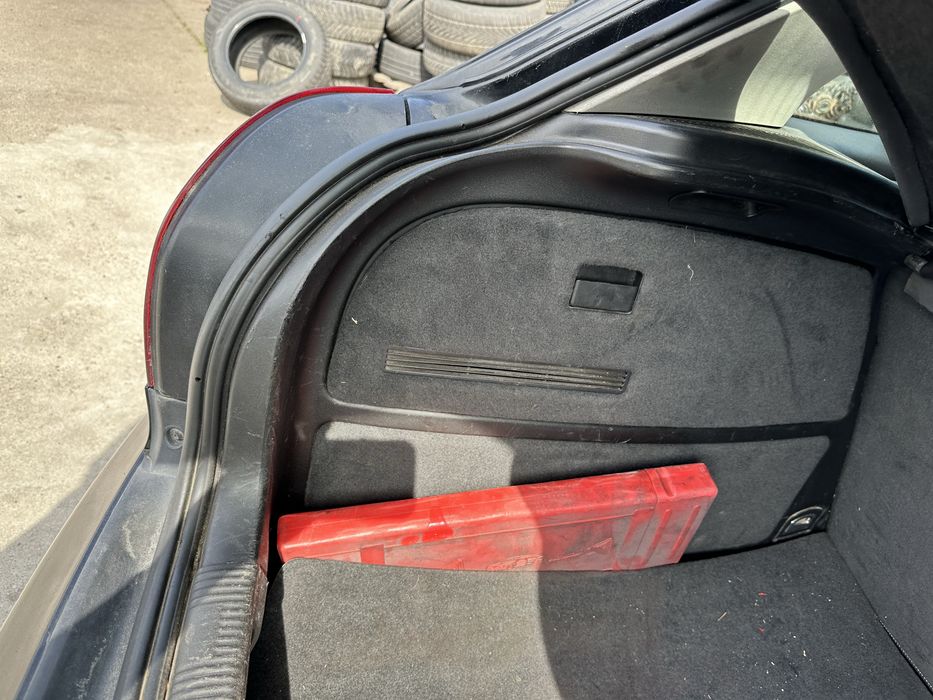 Tapicerka bagażnika Audi A3 8l 5 drzwi Boczki wykładzina komplet