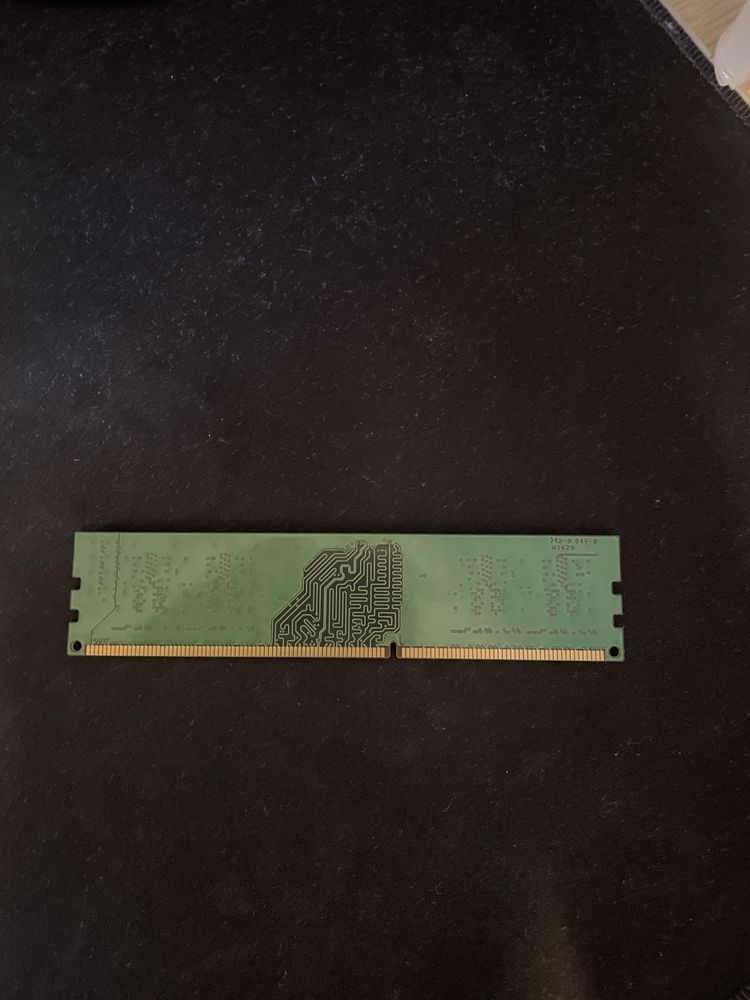 Ram ddr3 1600 2gb kingston a funcionar.