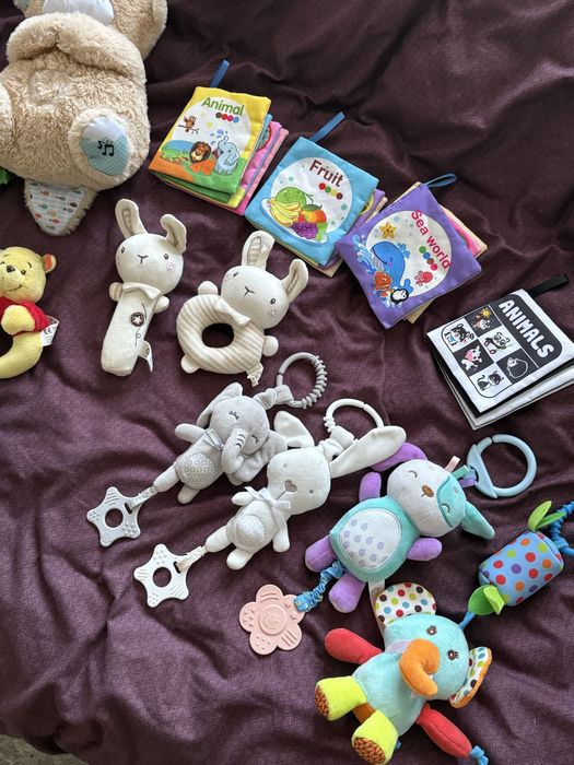 Іграшки для малюків 0+
