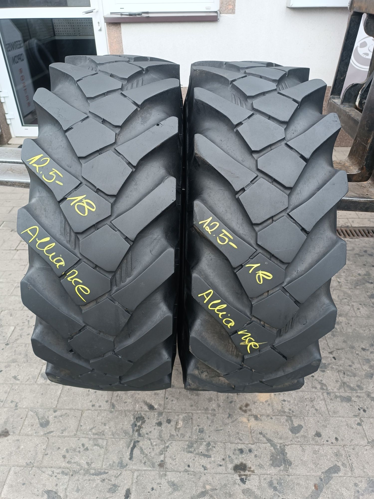 12.5-18 Alliance MPT 12.5R18