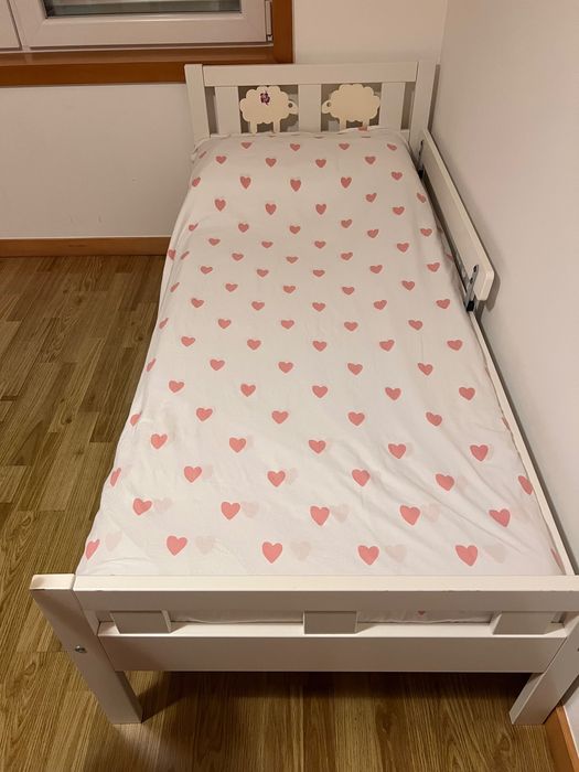 Cama criança com colchão