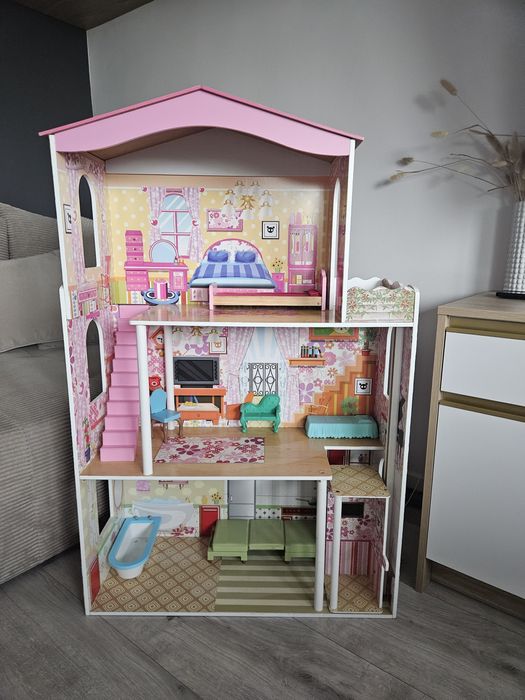 Duży domek dla lalek
