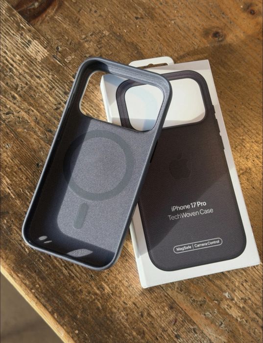 Capa iphone 17 pro original techWoven Case Purple