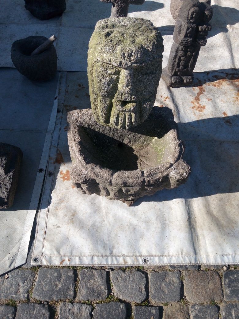 Lava mãos com carranca