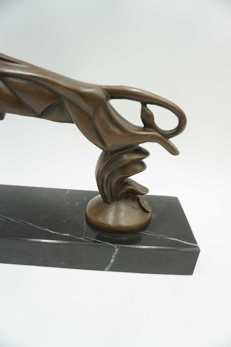 FIGURA Z BRĄZU LEW At deco agresywny atakujący