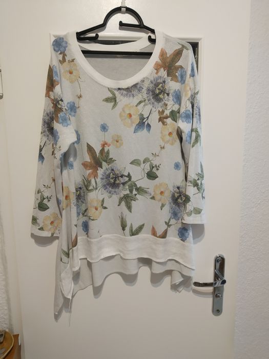 Bluzeczka biała w kwiaty