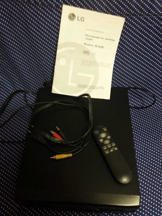 Продам кассетный видеоплеер LG W142W, колонки TYPHOON к компьютеру