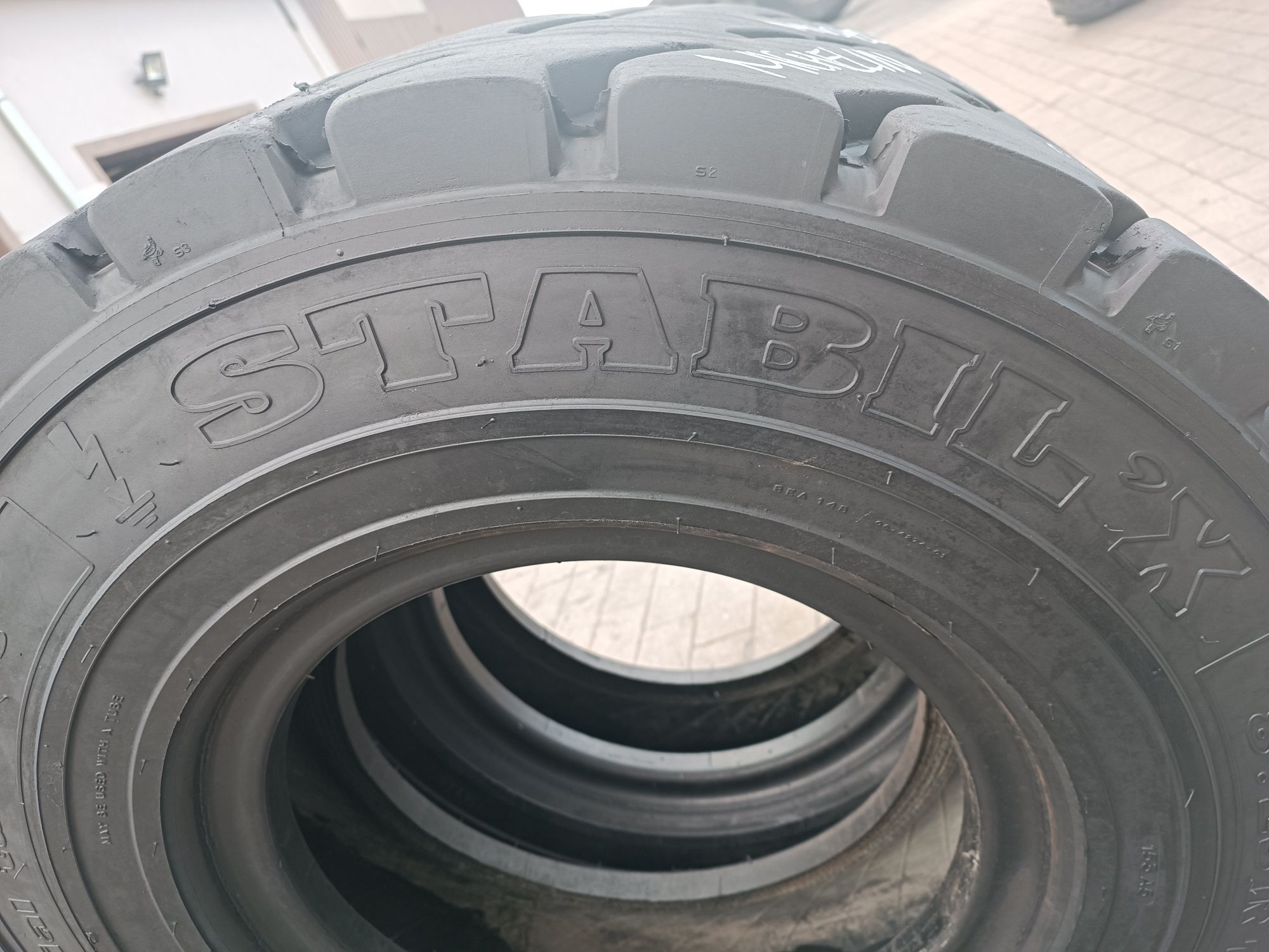 8.25R15 Michelin Stabil'X XZM