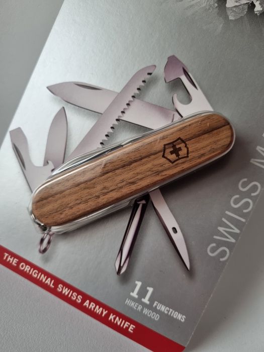 Nożyk turystyczny scyzoryk Victorinox Hiker Wood drewno 1.4611.63B1