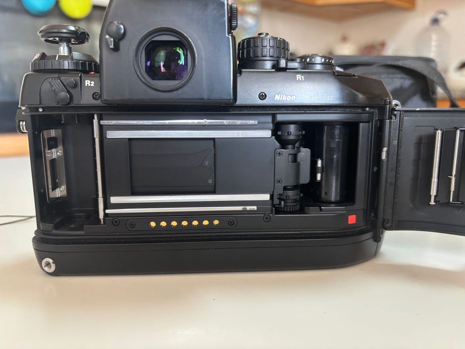 Nikon F4 (corpo) 35mm