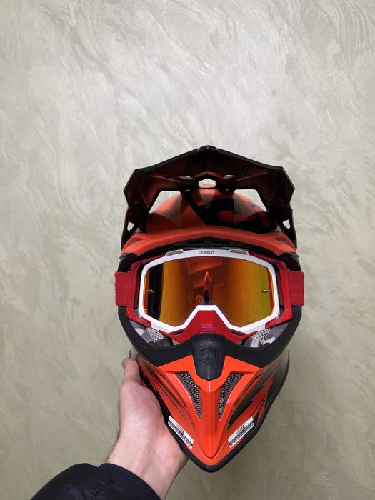 Шлем Just1 размер М ( с очками)