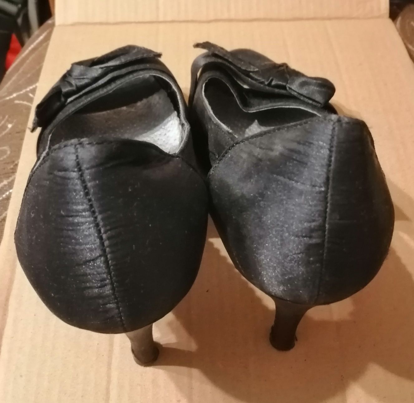 Buty na obcasie 39