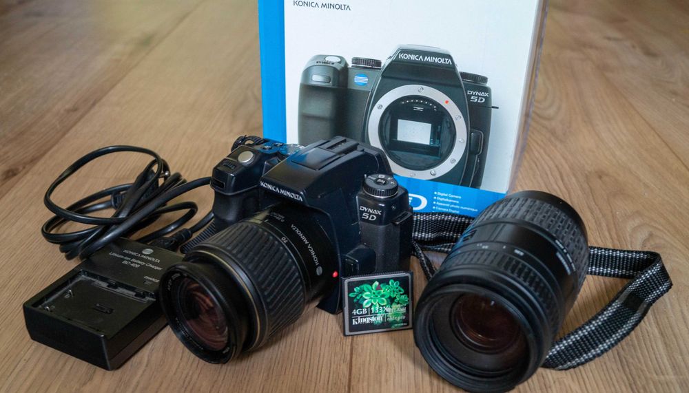 Minolta Dynax 5D + Minolta AF DT 18-70 Macro + Sigma 70-300 1:4-5.6