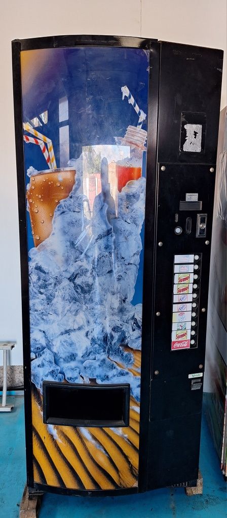 Máquina vending bebidas frias