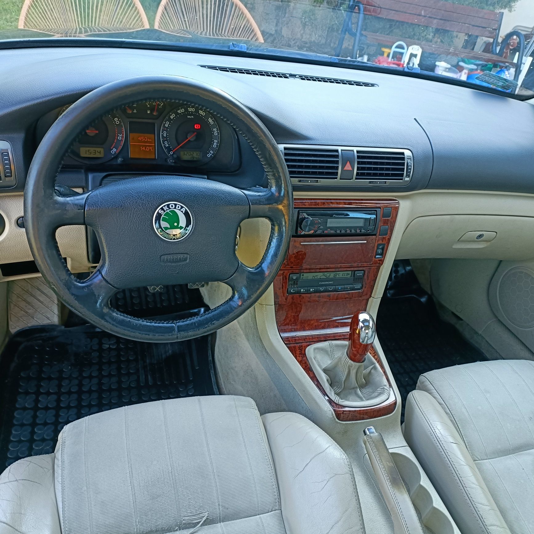 Sprzedam Skodę superb 1.8 turbo