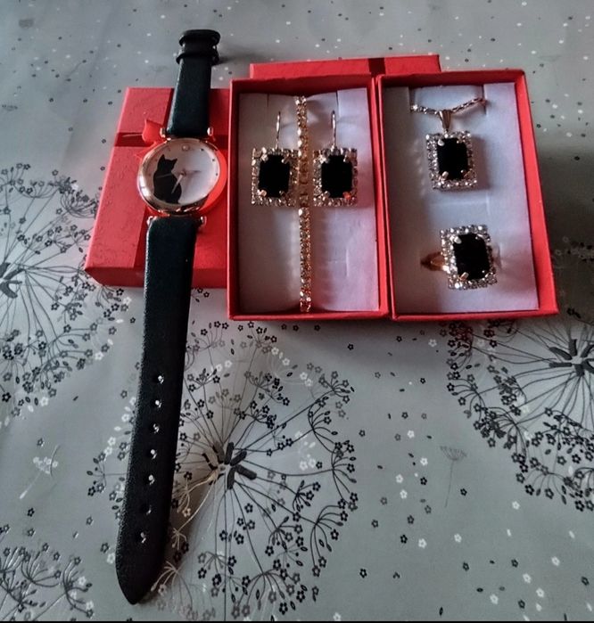 Komplet zegarek kwarcowy Montre Feme 8347+ biżuteria