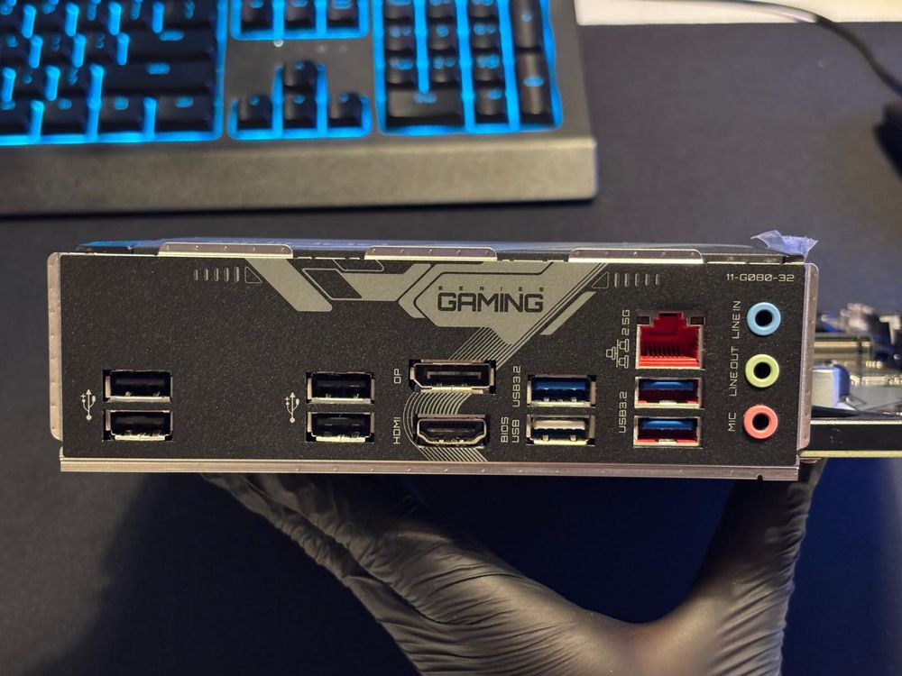 I7 13700F + MSI B760M + 32 GB RAM
