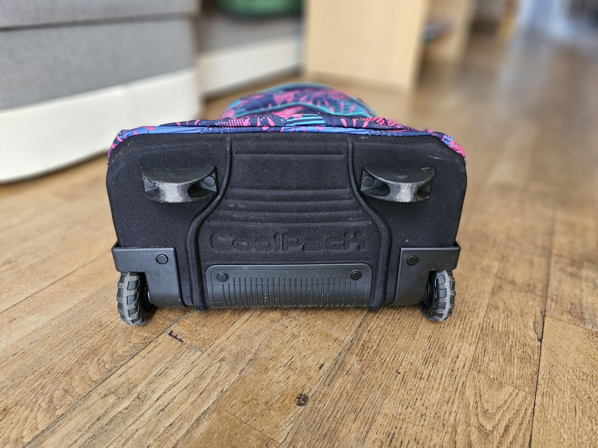 Plecak CoolPack Starr - Szkolny plecak na kółkach kwiaty i motyle