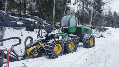 Harwester John Deere 1270E 2012, Ponsse Komatsu Harvester