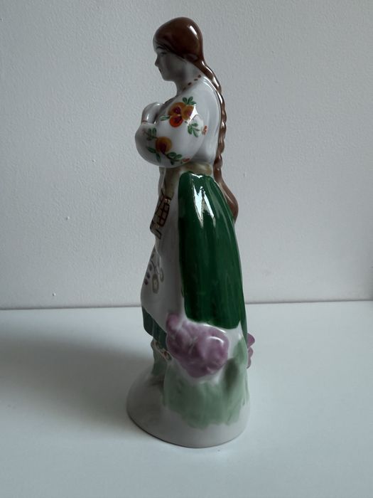 Figurka porcelana Połonne dziewczyna 1