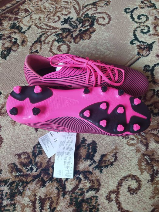 Нові футбольні бутси/копочки Adidas Nemeziz