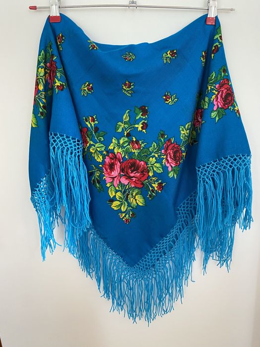 Niebieska chusta ludowa