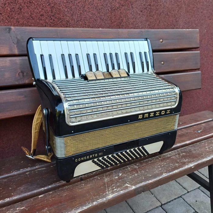 Akordeon Hohner Concerto 72 basy