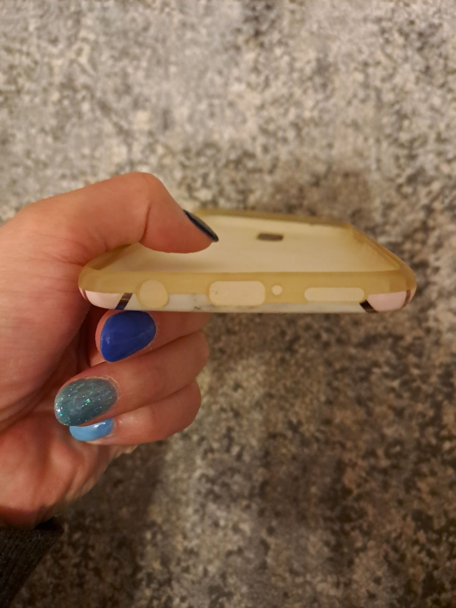 Etui na telefon różowe