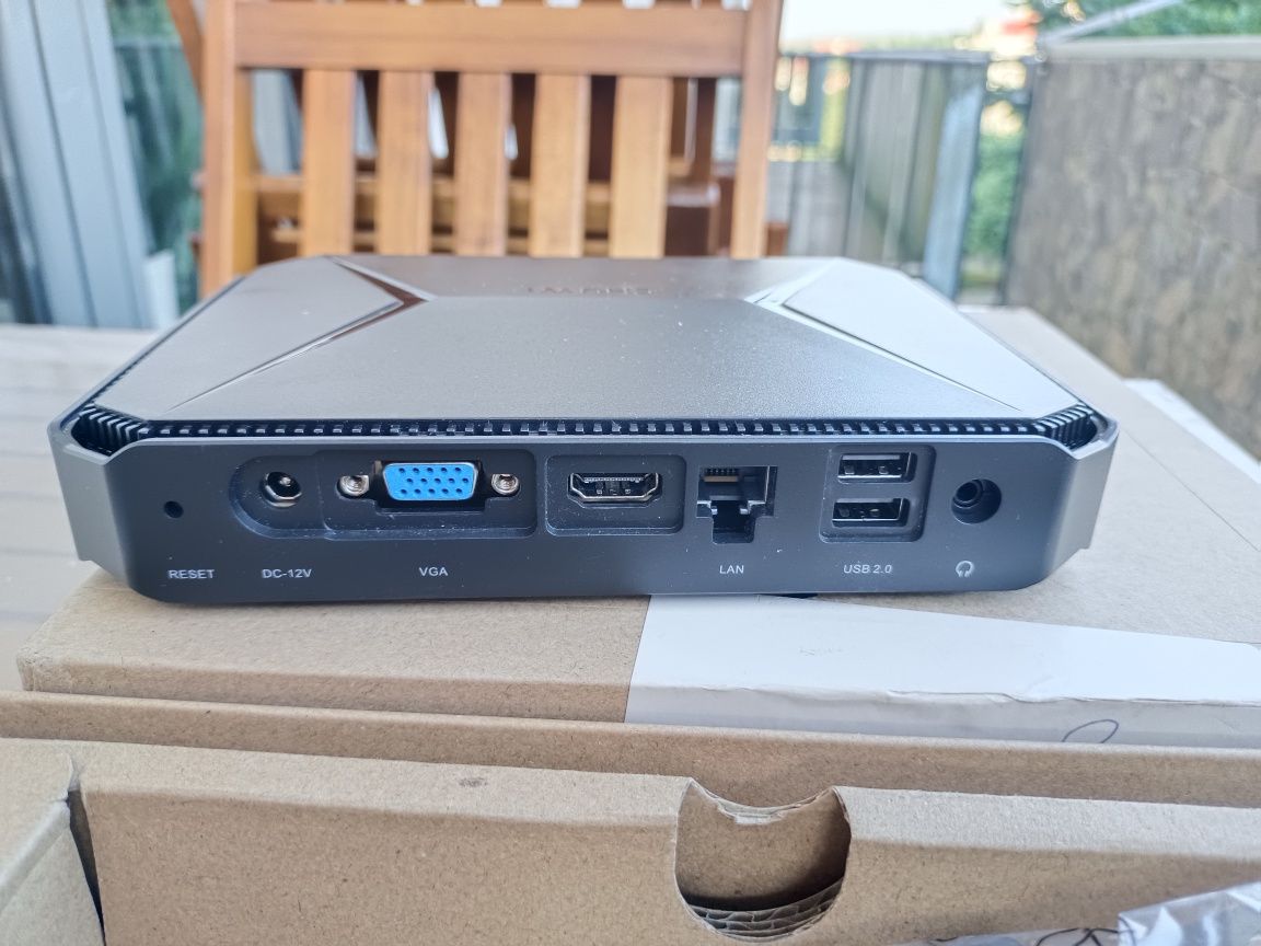 Minipc  marca "CHUWI"
